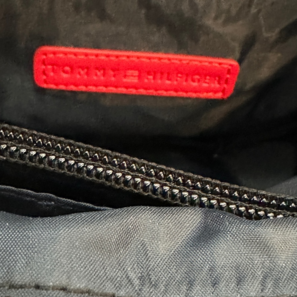 Tommy Hilfiger Black Quilted Bag - Picture 5 of 9